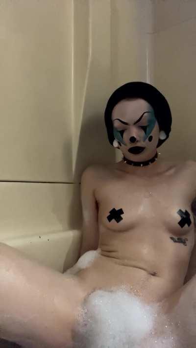 how about we clown around together? ♡