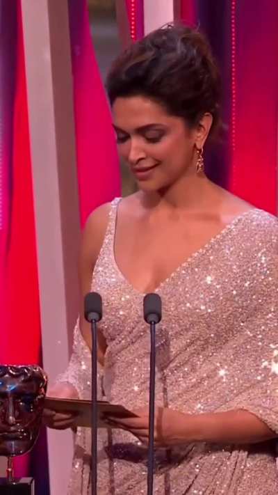 Deepika Padukone hot saree slutty look at BAFTA stage 