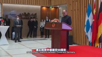 外国视频博主（「野菠萝」）受邀去中国驻德国慕尼黑总领事馆参加国庆招待会是一种什么样的体验？