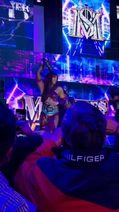 Mercedes entrance with Selena inspiration 💃, Main Event Arena Mexico 10-17-25