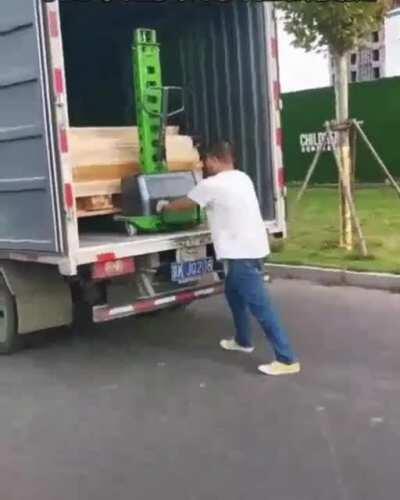 Handy manual forklift