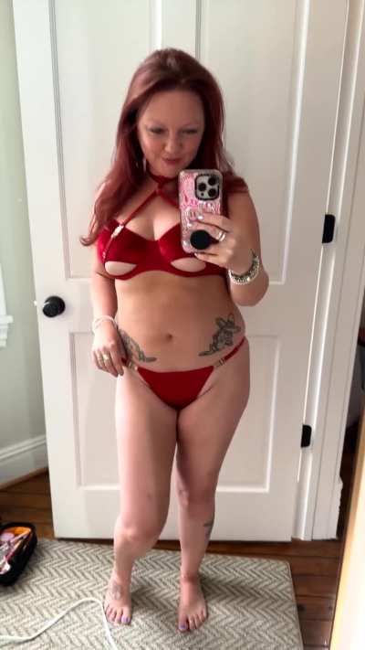 Milf with a little jiggle