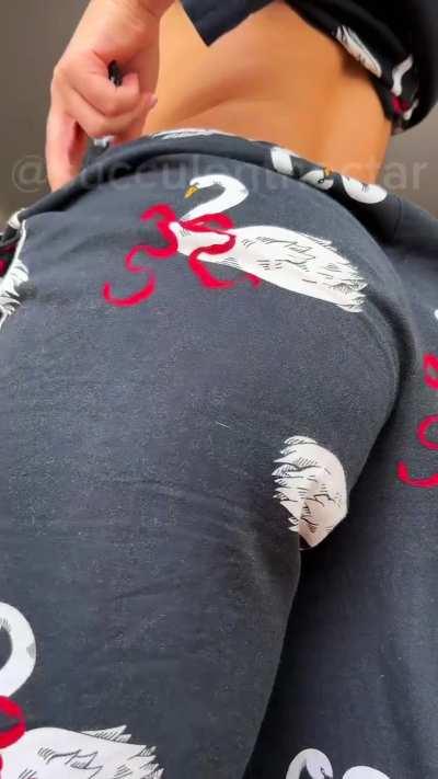 Take off my clothes on the internet for strangers always lifts my spirits, will you let me smile?<3