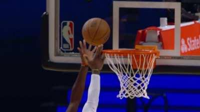 [Highlight] LeBron catches his pinky on the rim and is out of the All-Star game with an injury