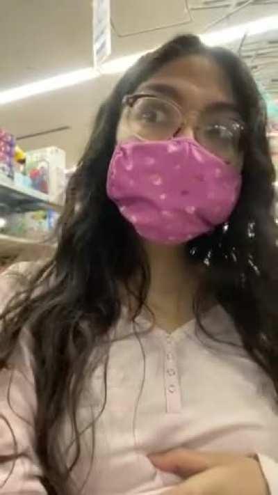 Lend me a hand with the holiday shopping