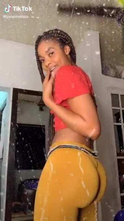 She's dangerous 😅