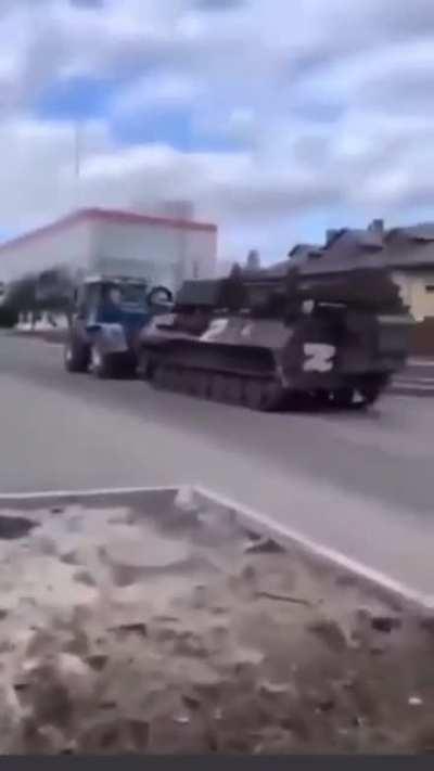 Ukraine farmers stealing tanks