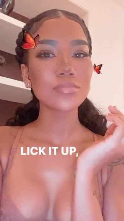 She's so sexy 😍❤️😘