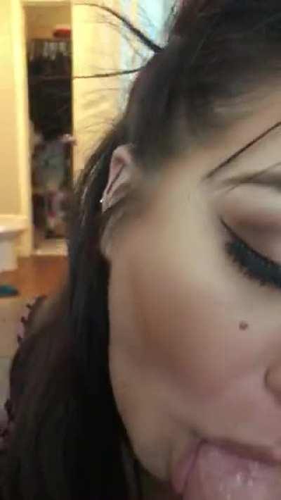 Who wants next 💦🤤 btw my OF is free 😘