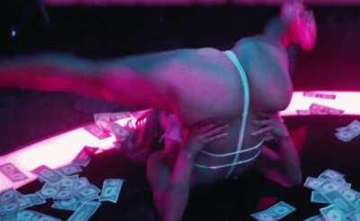 Wish my face was between Jennifer Lopez legs.