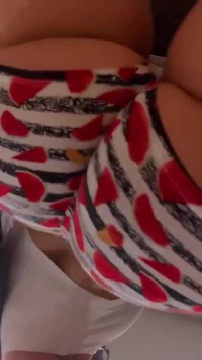 Siempre tengo que subirles las cosas a mis niños 😼