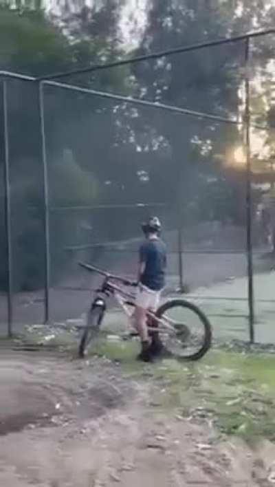 🤦‍♀️🤦🤦‍♂️🙈🤦‍♀️