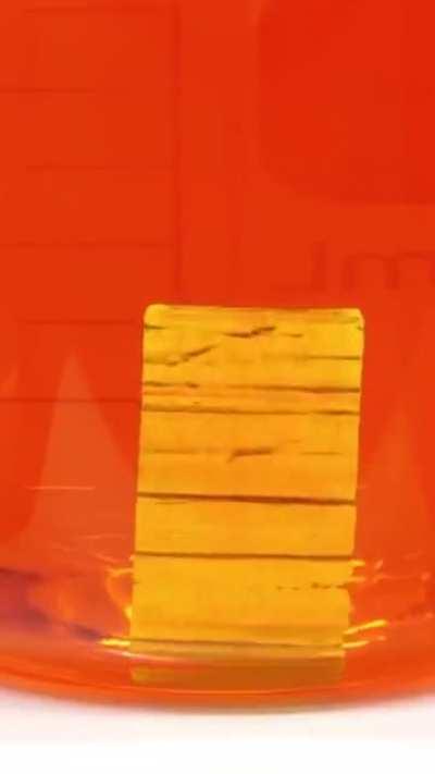 Disolving gold in acid