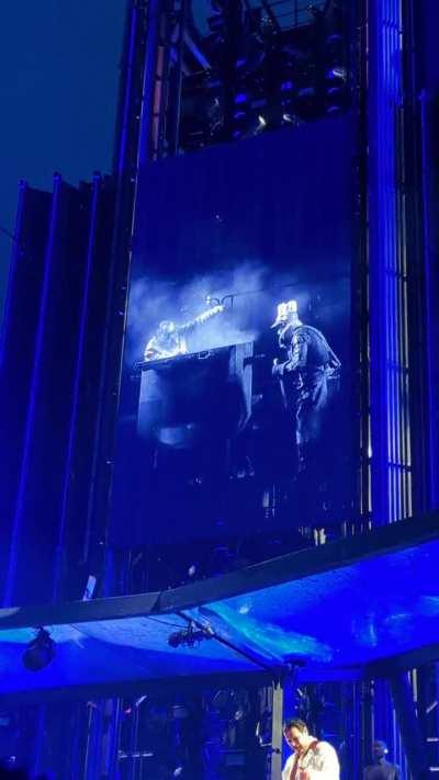 Till wore a K.O.-Tropfen/ roofies beer helmet during Mein Teil at the last show in Brussels 😂