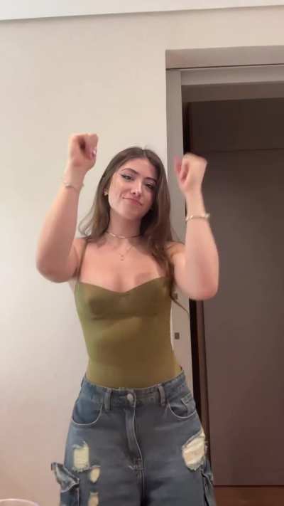 Sofia Espanha (@sosotriste - @sofiaespanha)