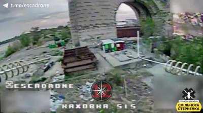 FPV are destroying the Russian position at the ruins of the Kakhovskaya HPP with the KAHOVKA drones 💥 According to preliminary intelligence, a group of enemy UAV operators was hit as a result of hitting a closed room, and 7 of the 12 creatures died.