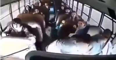 Student saves bus load of kids after driver has heart attack