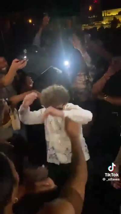 Stranger Thing’s cast dancing at Atlanta club