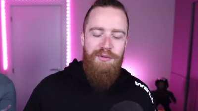 Como o luba não faz vídeo à algum tempo, decidi-lhe lembrar-lhe do ovo que nunca abriu