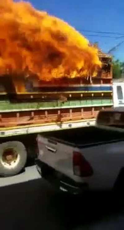 Alô freguesa! Olha o carro do sol passando na sua rua