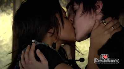 Katherine Moennig & Sarah Shahi (The L Word - s02e02) *AI ENHANCED & REDUCED MUSIC*