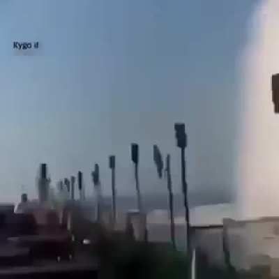 Nobody. Yoshikage kira when someone muscular looks at him