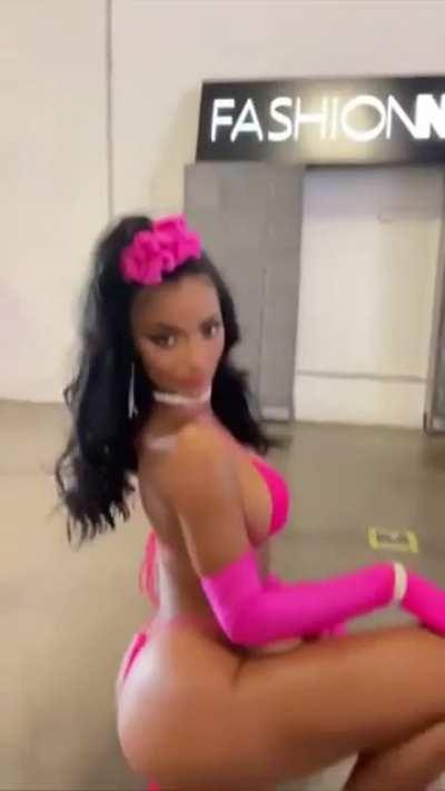 Marilyn Melo (@marilyn_melo)