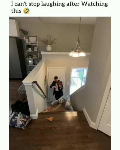 I can't stop laughing 🤣🤣🤣🤣