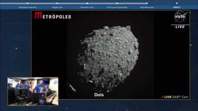 Sonda da Nasa se choca com asteroide em teste para prevenir impacto com a Terra. Colisão foi confirmada por volta das 20h15 e foi muito comemorada pelos cientistas envolvidos na missão.