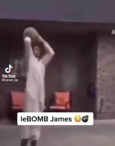 Labomb James