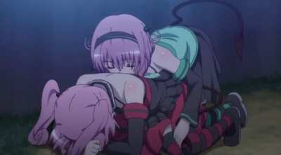 Two sisters playing with each other and licking their tails😳