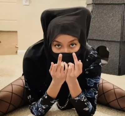 Hijabi Amateur/Onlyfans Telegram group, Updates Daily! ($5 entry fee) DM for access!
