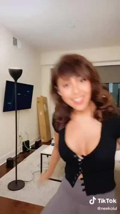 Perfect tits and some delicious thigh gap from Neeko