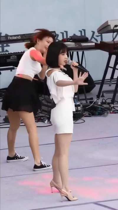 IU: Akaraka Festival (2017)