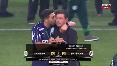 “Pode ir lá na cantina que a coxinha é por minha conta”