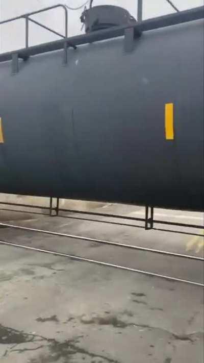 2022/01/26 potentially dangerous tank car free rolling down a track