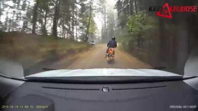 WCGW trying to escape police with a motorcycle