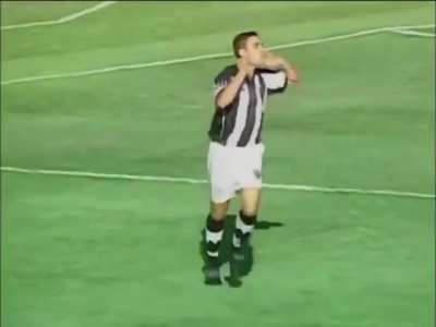 Stunning goal by Guilherme against Corinthians in the 1999 Brasileirão