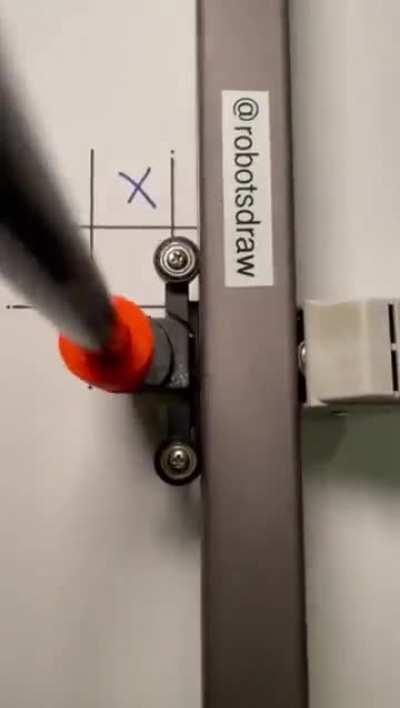 Rare footage of Gambhir playing Tic-tac-toe