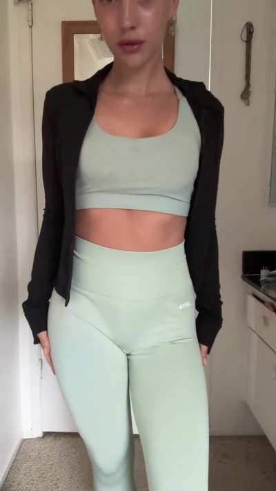 It’s chilly but I’m still out here getting my morning steps in. Good morning from me and the girls