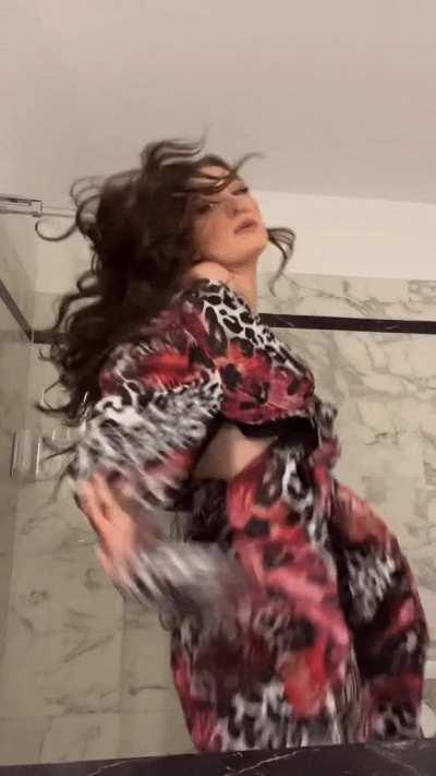 Rachel Vs. Dress (at .69 speed)