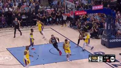 [Highlight] Desmond Bane closed Q1 with 3 straight buckets. He's got 10 PTS as the Grizzlies lead 30-19.