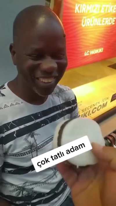 Least black loving Turk stumbles upon a black person (posting to balance Endian content)