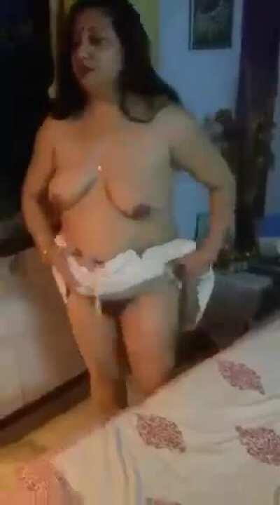 Kolkata Aunty Porn GIF by desiman011 | RedGIFs (Watch it With Audio On)