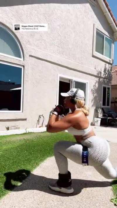 It's getting B.I.G 🐫🍯