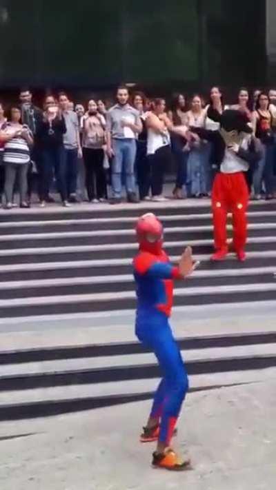 salio el nuevo spiderman 