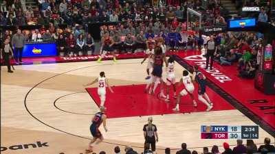 [Highlight] Julius Randle throws down the monster jam