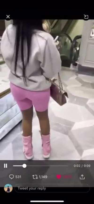 Make it clap for me👏