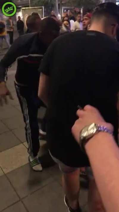 Woman thinks she can assault a dutch cop without consequences. Then finds out how it really works.