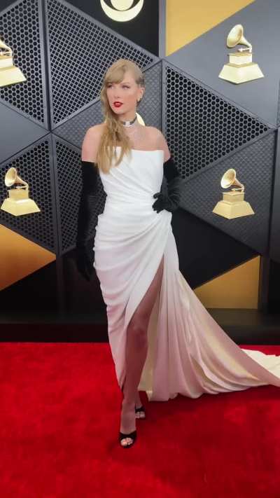 Taylor’s dress for the Grammys (2024)